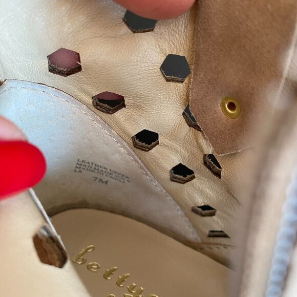 BETTYE Muller Leather "Finn" Peep Toe Bootie New - Picture 9 of 10